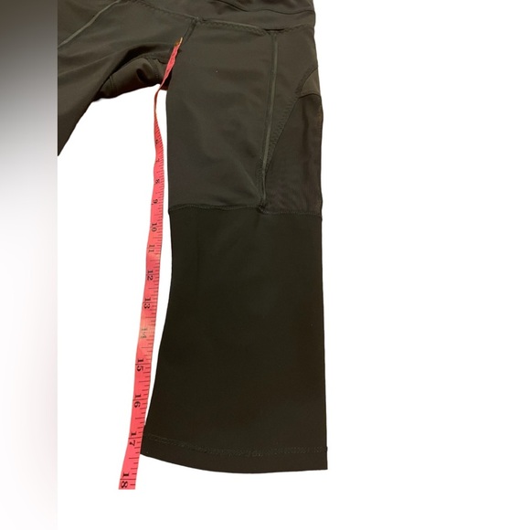 Lululemon women’s black leggings with mesh cutout sides size 4 - Picture 5 of 9